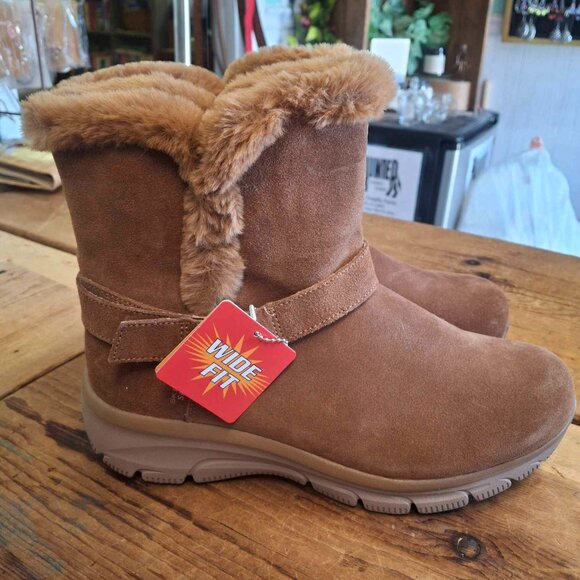 Skechers Slip-Ins Fur-Lined Boots - Picture 4 of 5